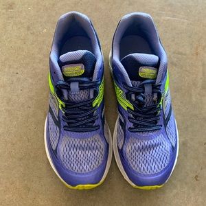 Girls Saucony Guide 10 Running Shoe 2.5